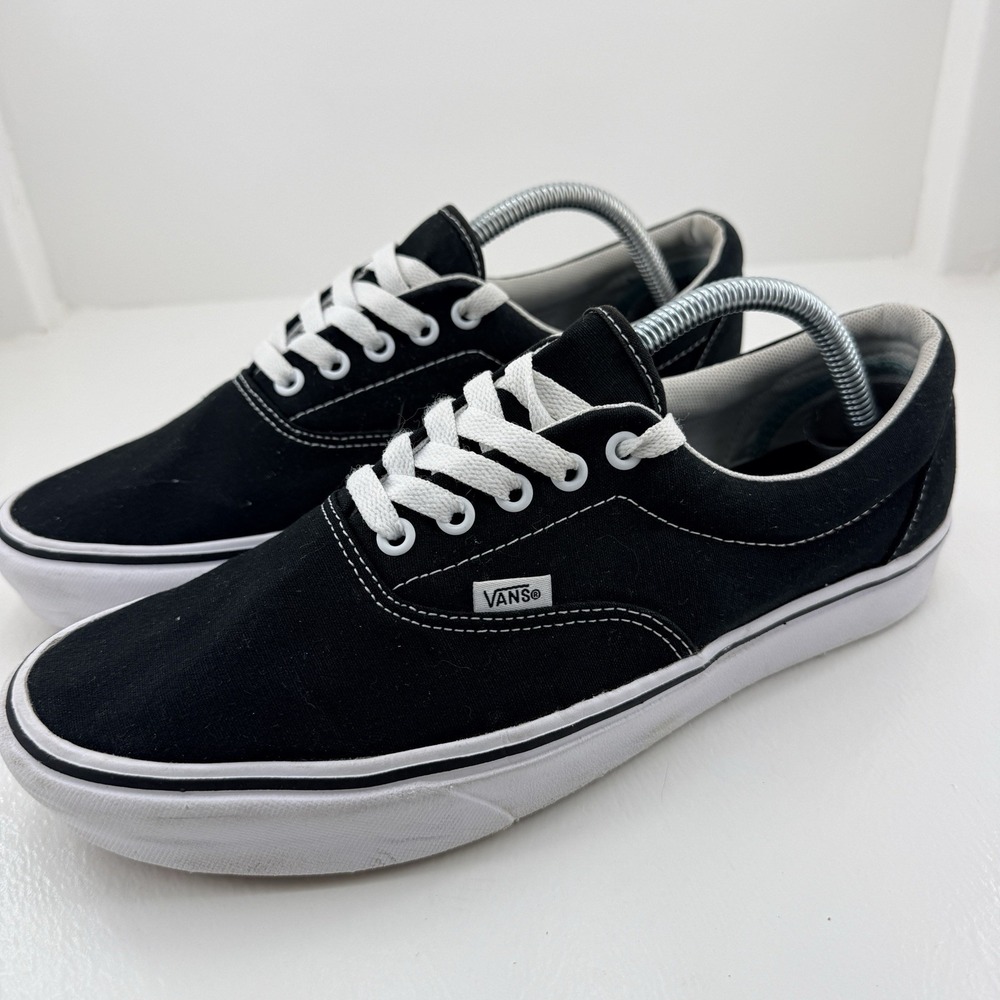 Vans Era Classic Mens 10 Black White Canvas Low Top Lace Up Skate Shoes Sneakers